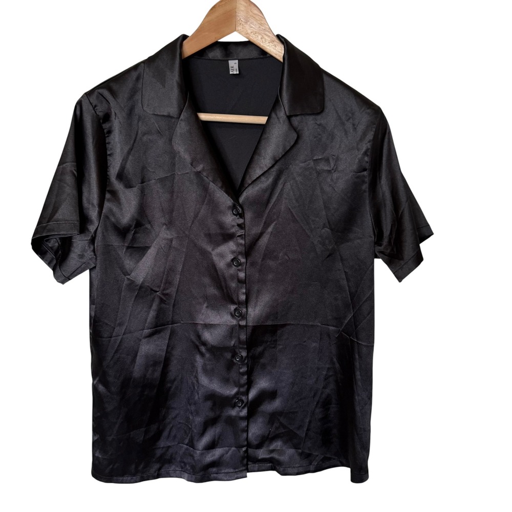 AER Satin Button Down Shirt Women Small Black Excellent Short Sleeve‎ Notched